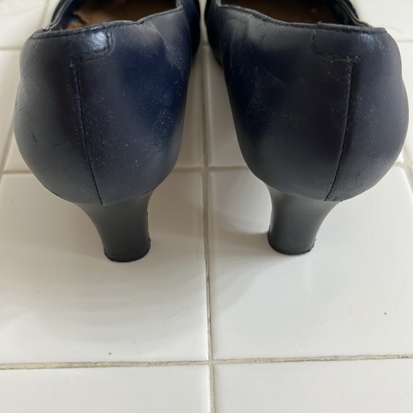 Navy blue Heels - Picture 5 of 7